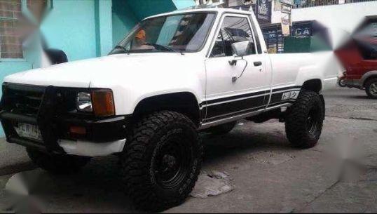 Selling Toyota Hilux 1985 Manual Gasoline in Manila