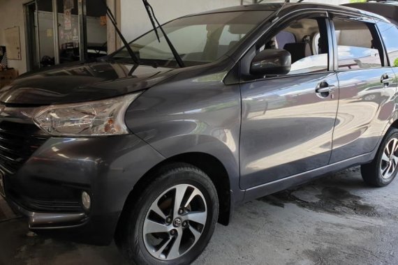 Selling Gray Toyota Avanza 2017 in Quezon City