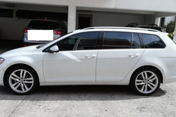 Selling Used Volkswagen Golf 2017 in Pasig 