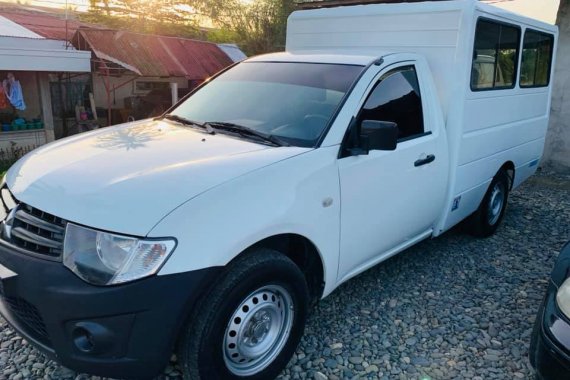 Sell White 2013 Mitsubishi L300 Manual Diesel