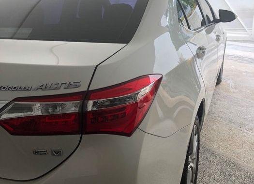 2nd Hand Toyota Corolla Altis 2015 Automatic Gasoline for sale in Marikina