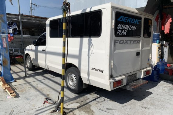 Selling White Toyota Hilux 2014 Truck in Quezon City 