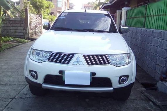 Sell 2nd Hand 2012 Mitsubishi Montero Automatic Diesel at 39000 km in Malolos