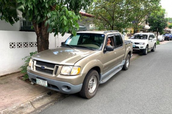 Selling Ford Explorer 2003 at 118814 km in Cainta