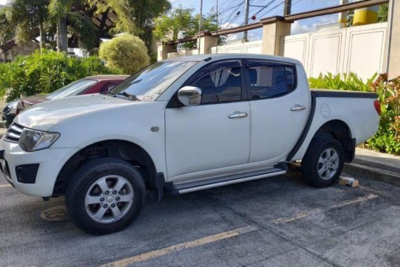 Selling Mitsubishi Strada 2013 Manual Diesel in Muntinlupa