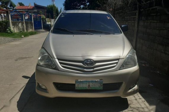 2nd Hand Toyota Innova 2009 at 75000 km for sale