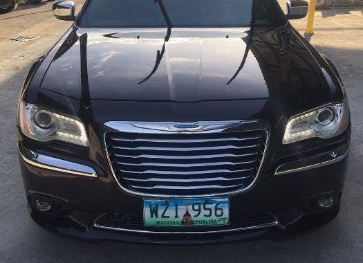 Sell 2nd Hand 2013 Chrysler 300c at 48000 km in Pasig