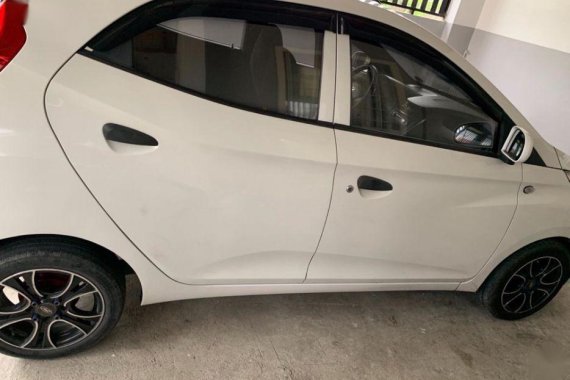 Sell White 2012 Hyundai Eon in Urdaneta