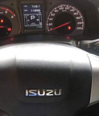 Selling Isuzu Mu-X 2016 Automatic Diesel in Bacoor