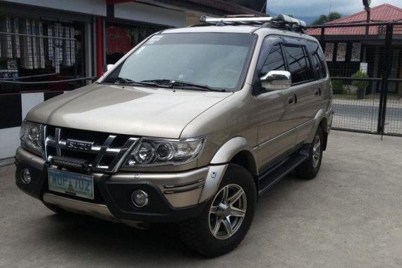 Selling 2nd Hand Isuzu Sportivo X 2014 in Santo Tomas