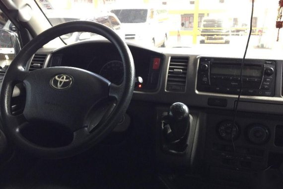 Selling 2nd Hand Toyota Hiace 2019 Manual Diesel at 10000 in Quezon City