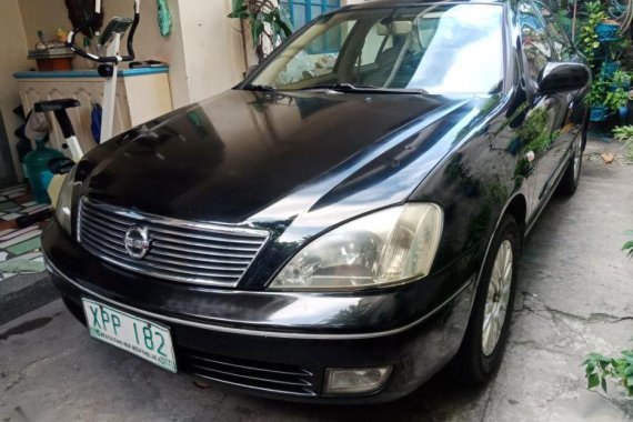 Black Nissan Sentra 2004 at 100000 km for sale in Parañaque