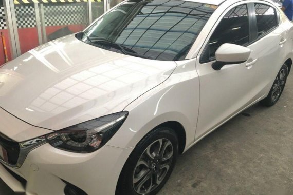 Sell 2nd Hand 2016 Mazda 2 Sedan Automatic Gasoline at 30000 km in Quezon City