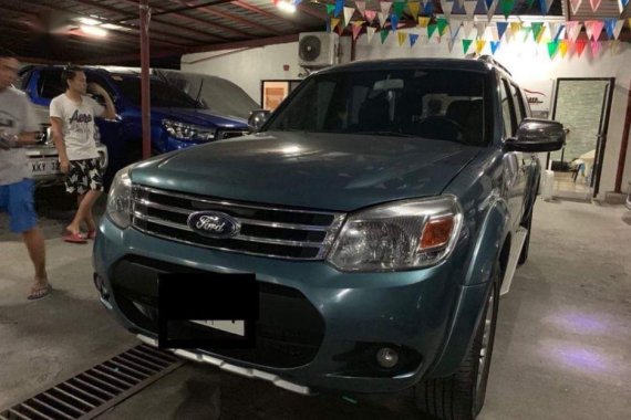 Selling Ford Everest 2015 Automatic Diesel in Quezon City