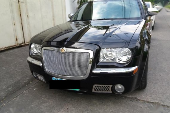 Selling 2nd Hand Chrysler 300C 2005 in Quezon City