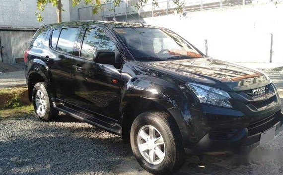 Selling Black Isuzu Mu-X 2015 Manual Diesel at 25000 km