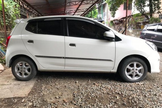 Selling White Toyota Wigo 2017 in Quezon City