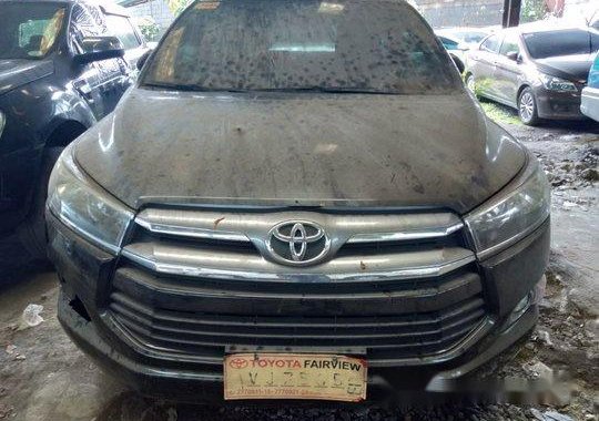 Selling Black Toyota Innova 2016 at 42000 km in Makati