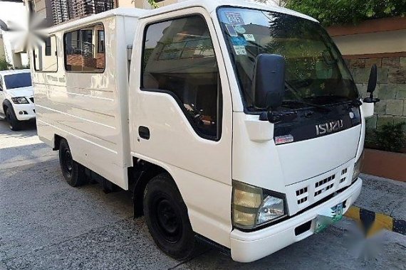 2nd Hand Isuzu Elf 2005 at 130000 km for sale