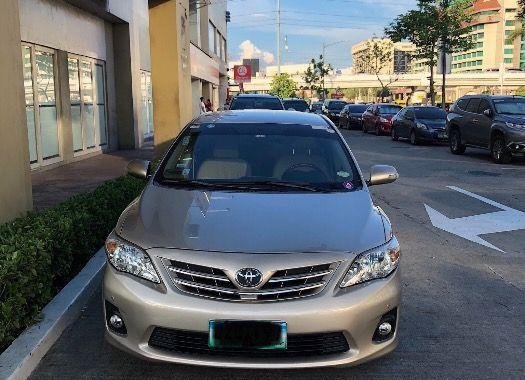 Selling 2nd Hand Toyota Corolla Altis 2012 Automatic Gasoline at 100000 km in Pasay