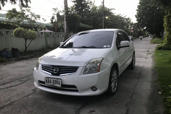Sell White 2013 Nissan Sentra at 50000 km in Angeles 