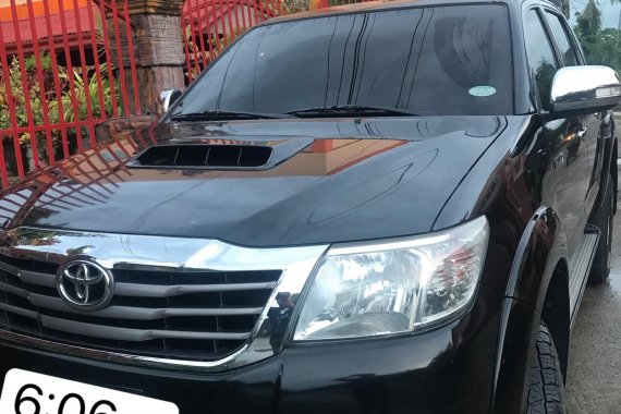 Selling 2nd Hand Toyota Hilux 2014 Truck Automatic Diesel 