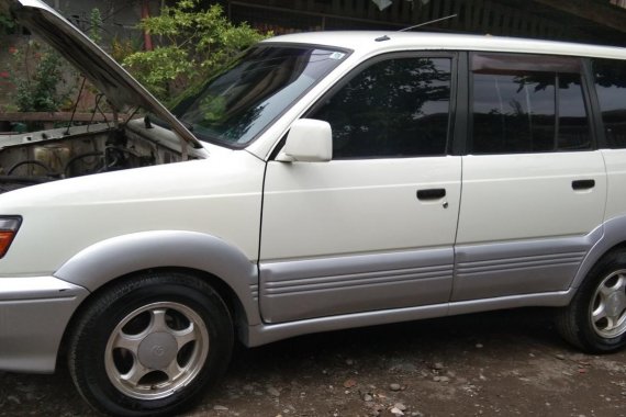 Selling White Toyota Revo 2000 at 130000 km in Davao City 