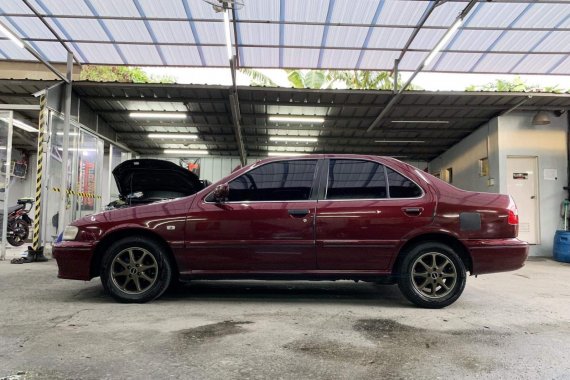 Red Nissan Sentra Exalta 2000 at 93000 km for sale 