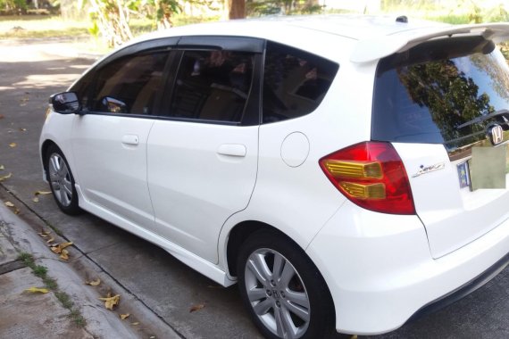 Sell White 2010 Honda Jazz Automatic in Manila 