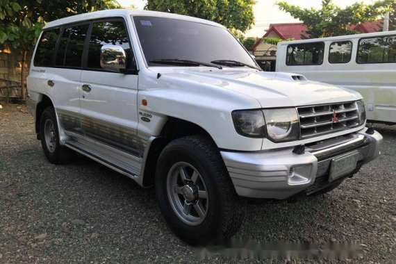 Sell White 2001 Mitsubishi Pajero at 101000 km 