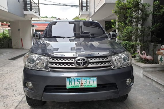 Used 2011 Toyota Fortuner Automatic Gasoline for sale 