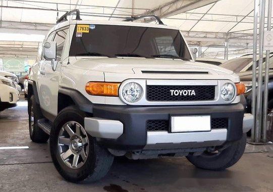 Sell White 2015 Toyota Fj Cruiser Automatic Gasoline at 58000 km in Makati