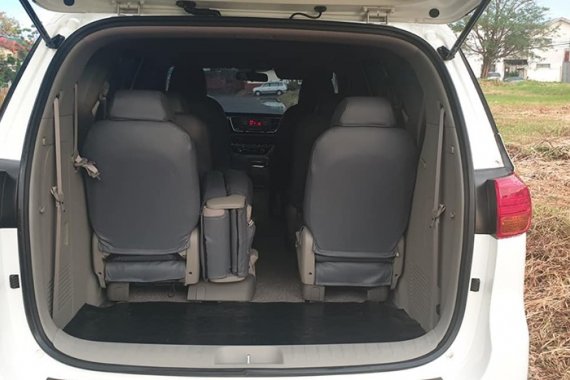 Sell White 2016 Kia Carnival Automatic Diesel