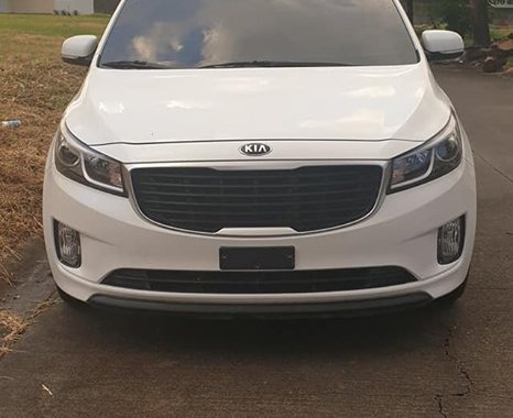 Sell White 2016 Kia Carnival Automatic Diesel