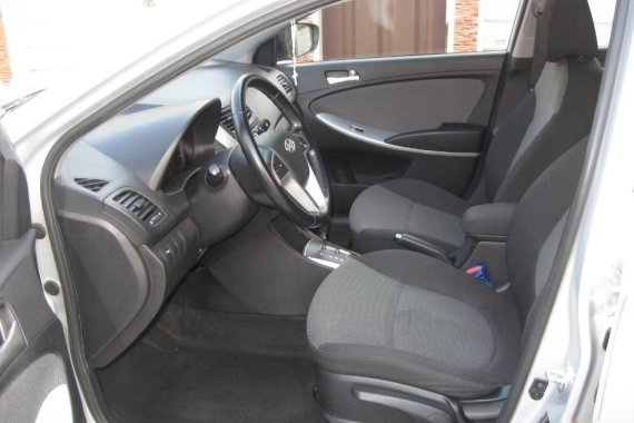 Selling Silver Hyundai Accent 2014 Hatchback Automatic Gasoline in Manila