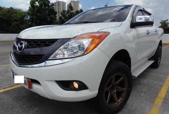 Selling White Mazda Bt-50 2015 Truck in Manila