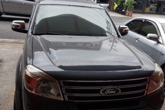 Selling Used Ford Everest 2013 at 10000 km 