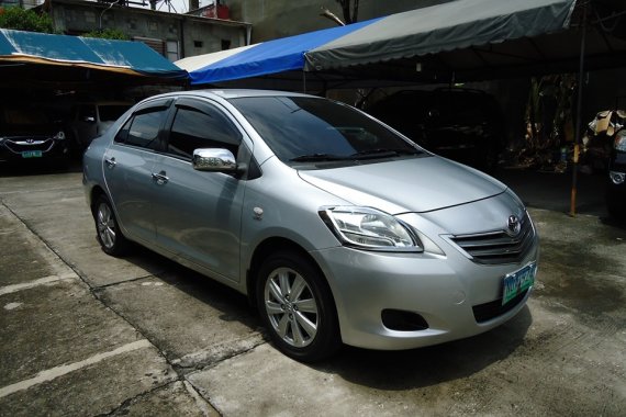 Selling Silver 2010 Toyota Vios at 117000 km 