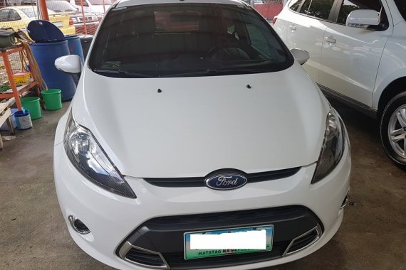 White 2013 Ford Fiesta Hatchback at 60000 km for sale 