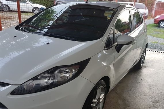 White 2013 Ford Fiesta Hatchback at 60000 km for sale 