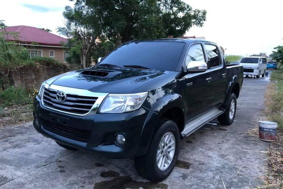 Sell Used 2013 Toyota Hilux Manual Diesel in Isabela 
