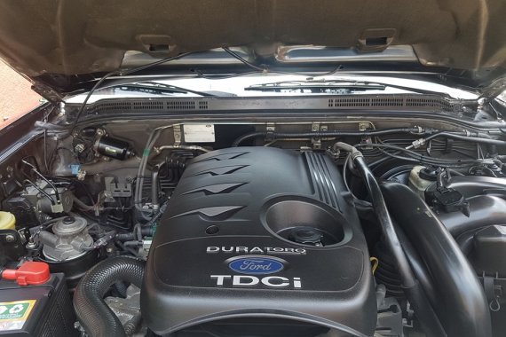 Black Ford Everest 2008 for sale in Bacoor 