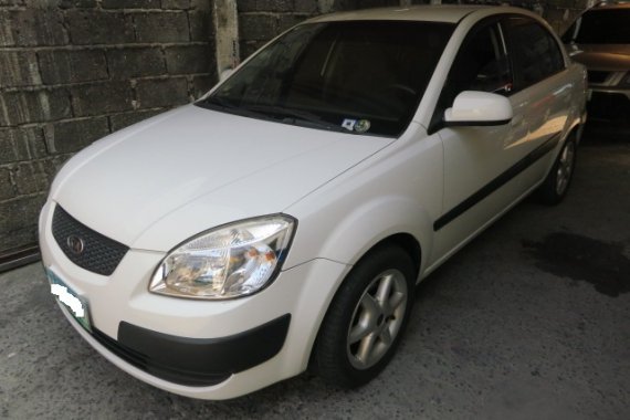 Selling Used Kia Rio 2011 at 105000 km in Makati 