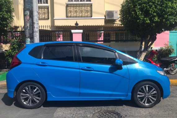 Selling Blue Honda Jazz 2015 Hatchback at 18000 km 