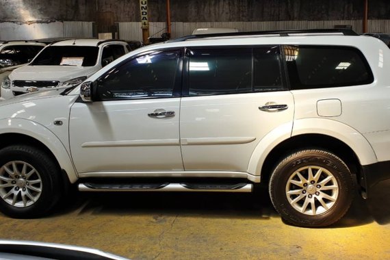 White 2013 Mitsubishi Montero Automatic Diesel for sale 