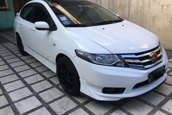 White Honda City 2012 at 76000 km for sale in Taguig 