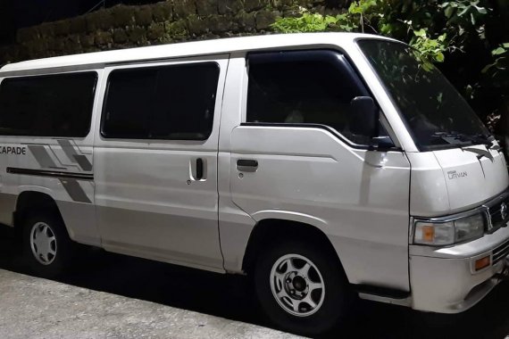 Selling White Nissan Escapade 2013 Manual Diesel 