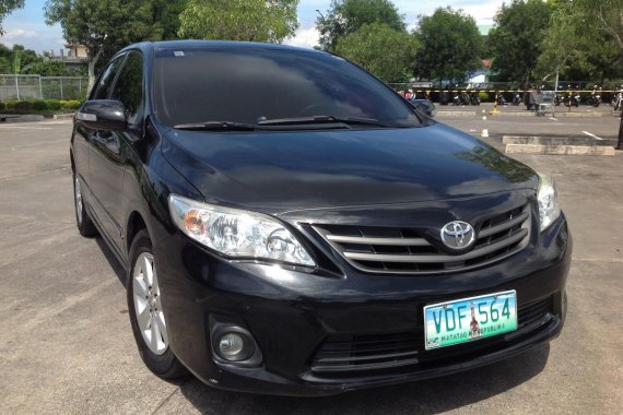 Selling Used Toyota Corolla Altis 2013 Automatic at 68000 km 