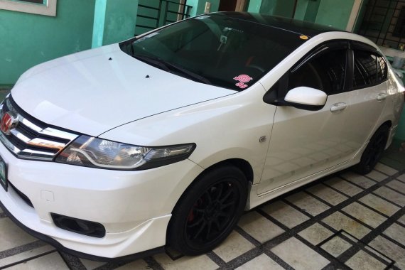 White Honda City 2012 Sedan at 70000 km for sale
