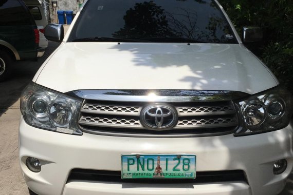 Sell White 2010 Toyota Fortuner at 112290 km in Metro Manila 